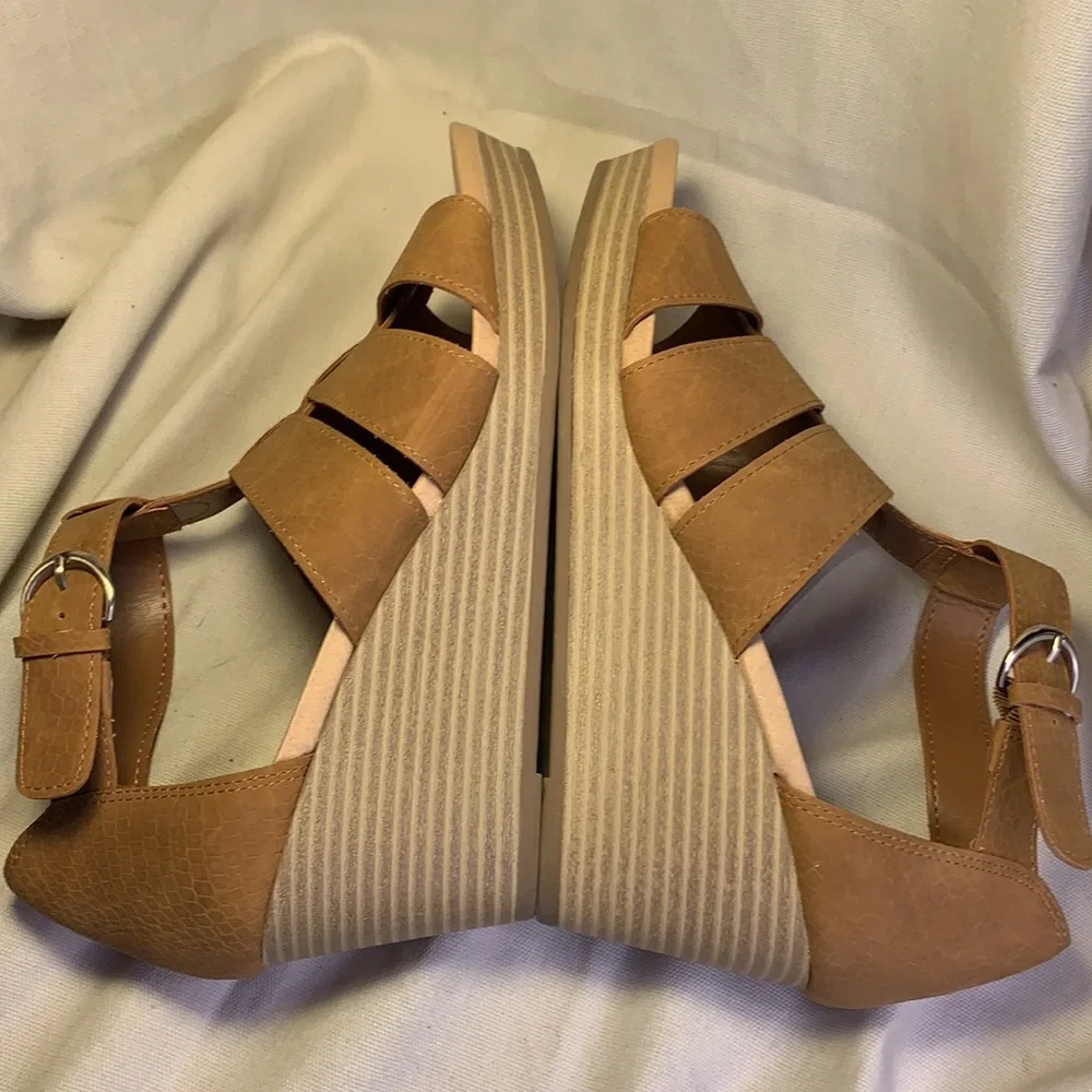NWOT Dr Scholl’s wedge never worn comfy boho shoes